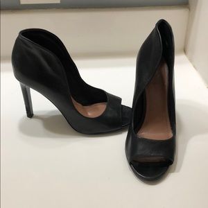 Black wingback peep toe heels